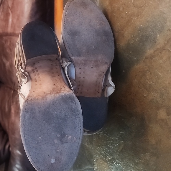 Feebird Distressed Ice Crue Ankle Booties. Size: 7 - Picture 7 of 7